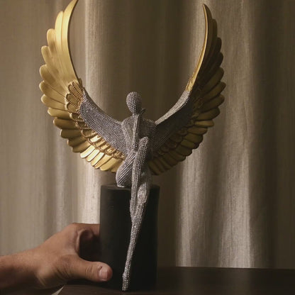 Aurelia Wings – Tabletop Statement for an Instantly Premium Setup